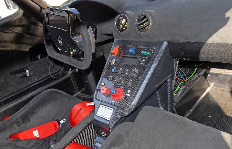  Maserati MC-12 Versione Corse 2008 года  (фото 8 из 12)